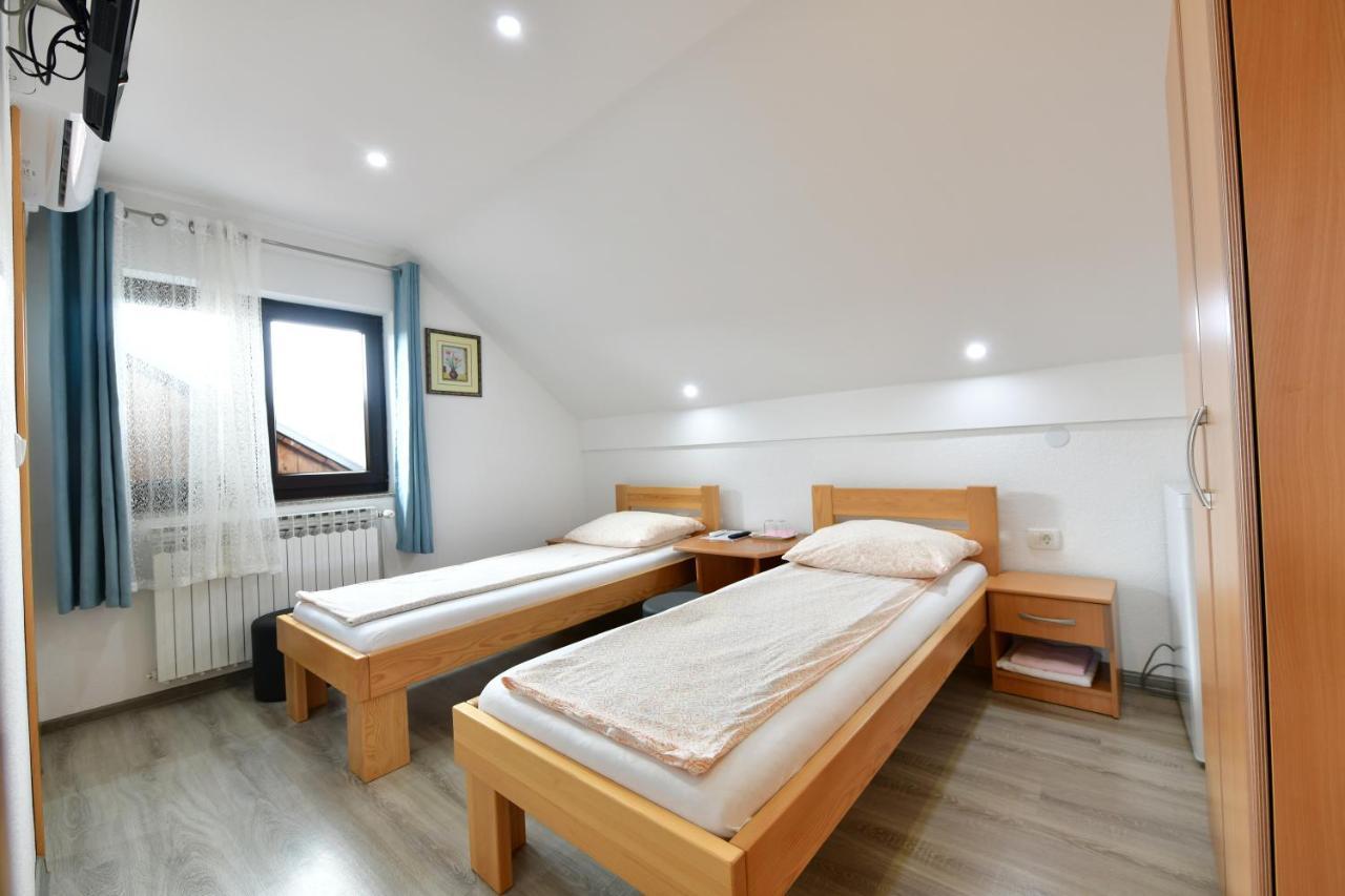 Hotel House Marinic à Grabovac  Extérieur photo