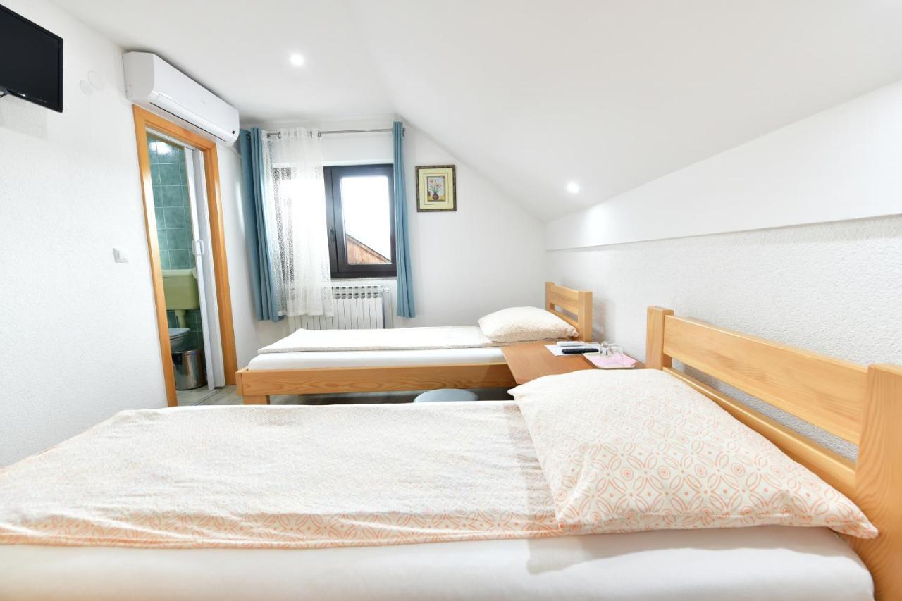 Hotel House Marinic à Grabovac  Extérieur photo